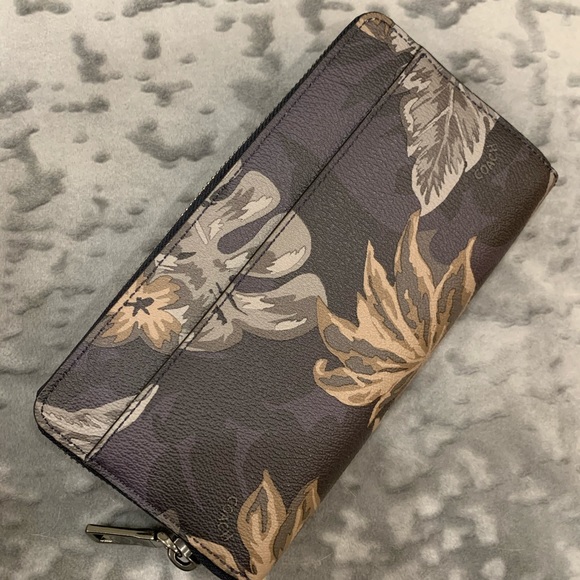 COACH MEN'S ZIP-AROUND WALLET NWT - Picture 3 of 4